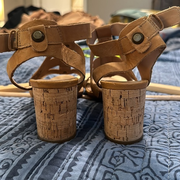 Franco Sarto Healed Leather and Cork Sandals - Picture 4 of 6